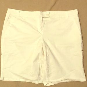NY&Co Size 18 White Bermuda Shorts